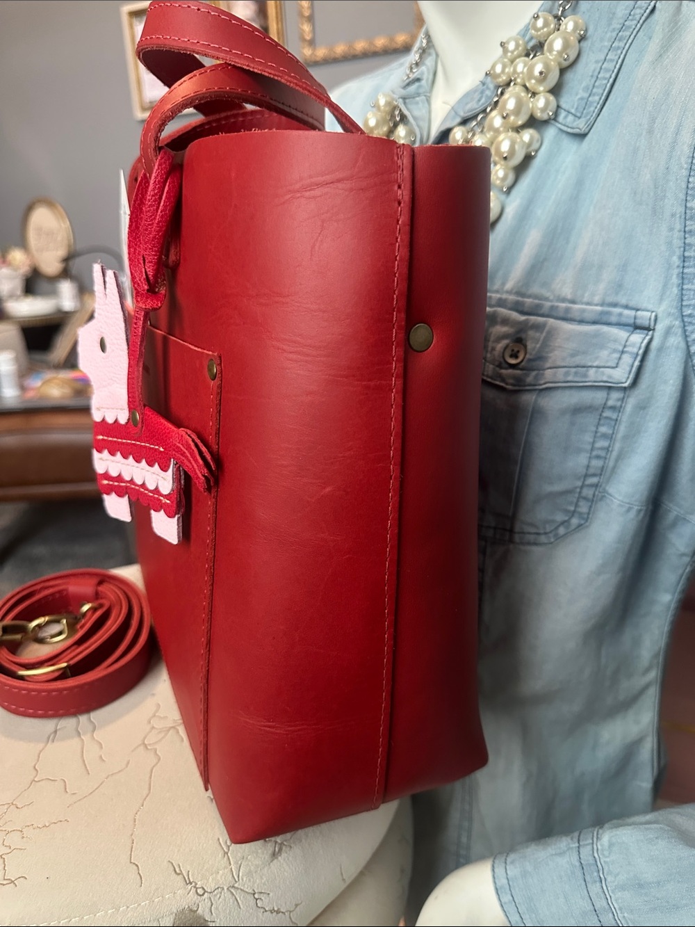 ❤️ 🩷 PLG medium ruby crossbody tote NEW and piñata tassel - Picture 5 of 11